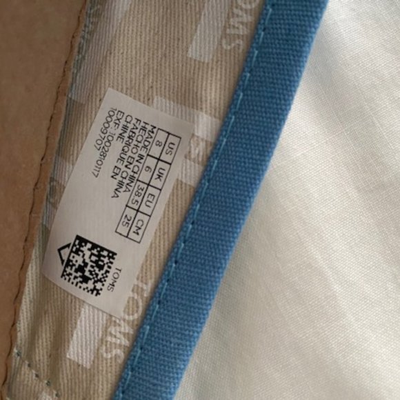 Toms - Picture 4 of 4